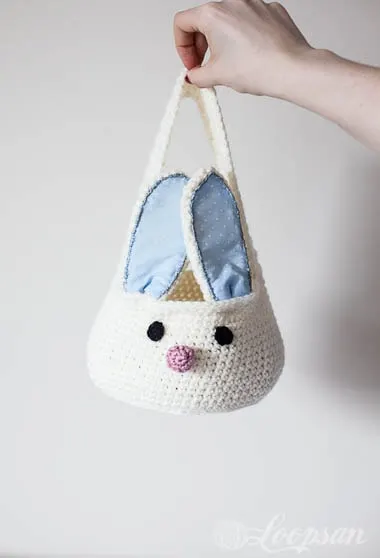 Get the free crochet pattern for this bunny basket. Lots of other great bunny crafts here, too.