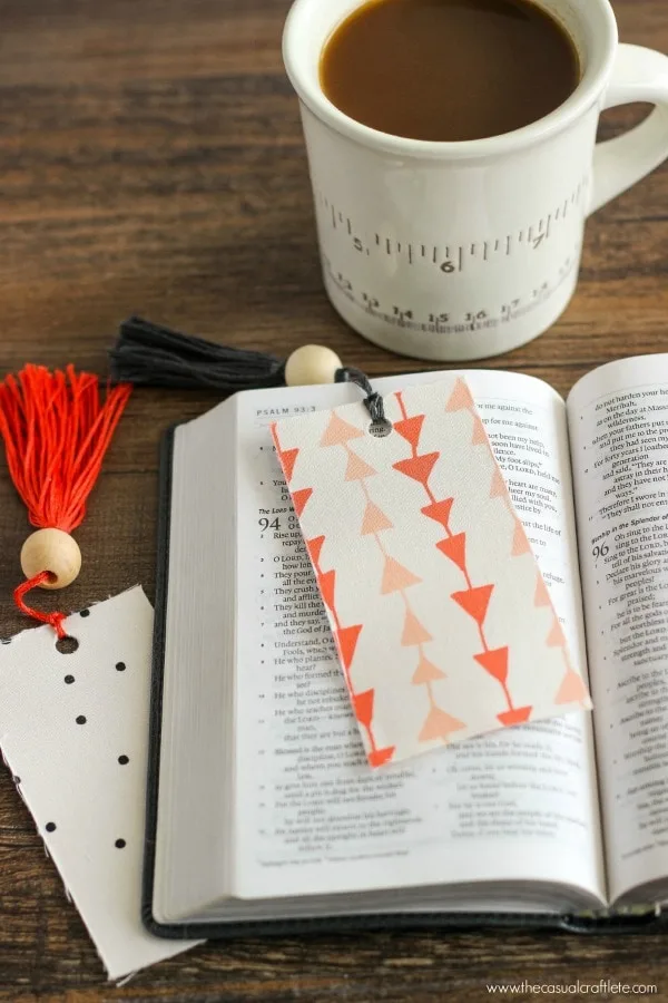 DIY fabric tassel bookmark. Gift idea for Teacher Appreciation Week. This site has some great teacher gift ideas.