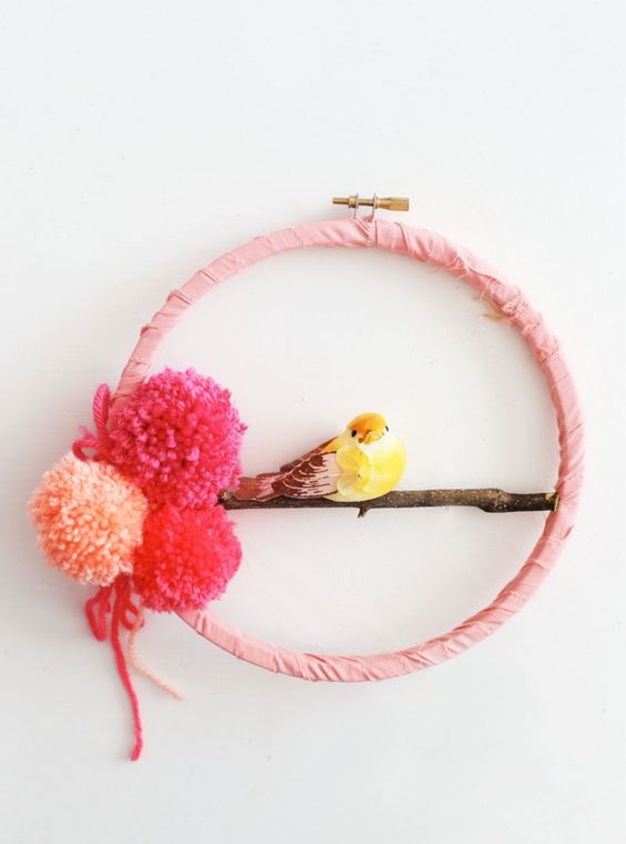 DIY Spring Wreath with pom poms