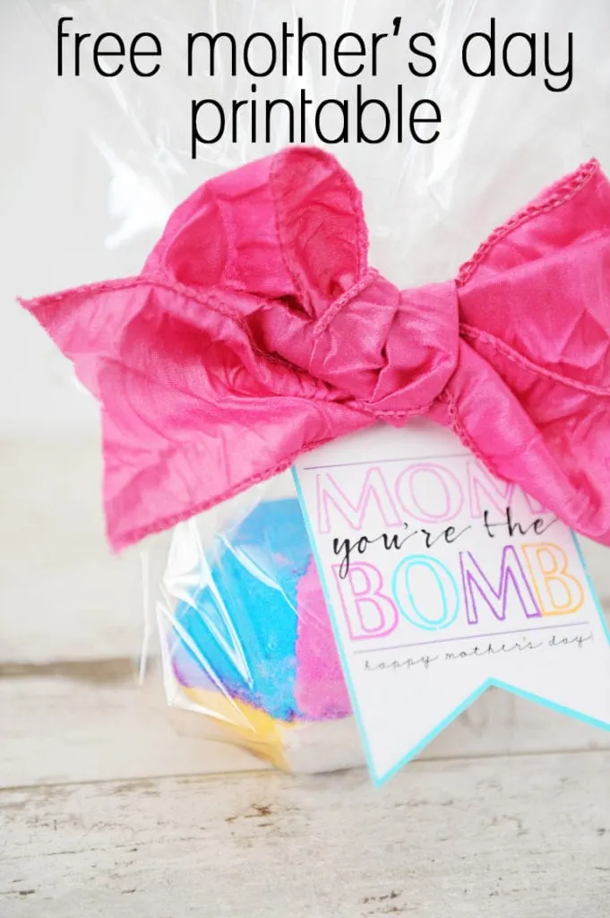 Add this free Mom You're the Bomb printable to your Mother's Day bath bomb gift