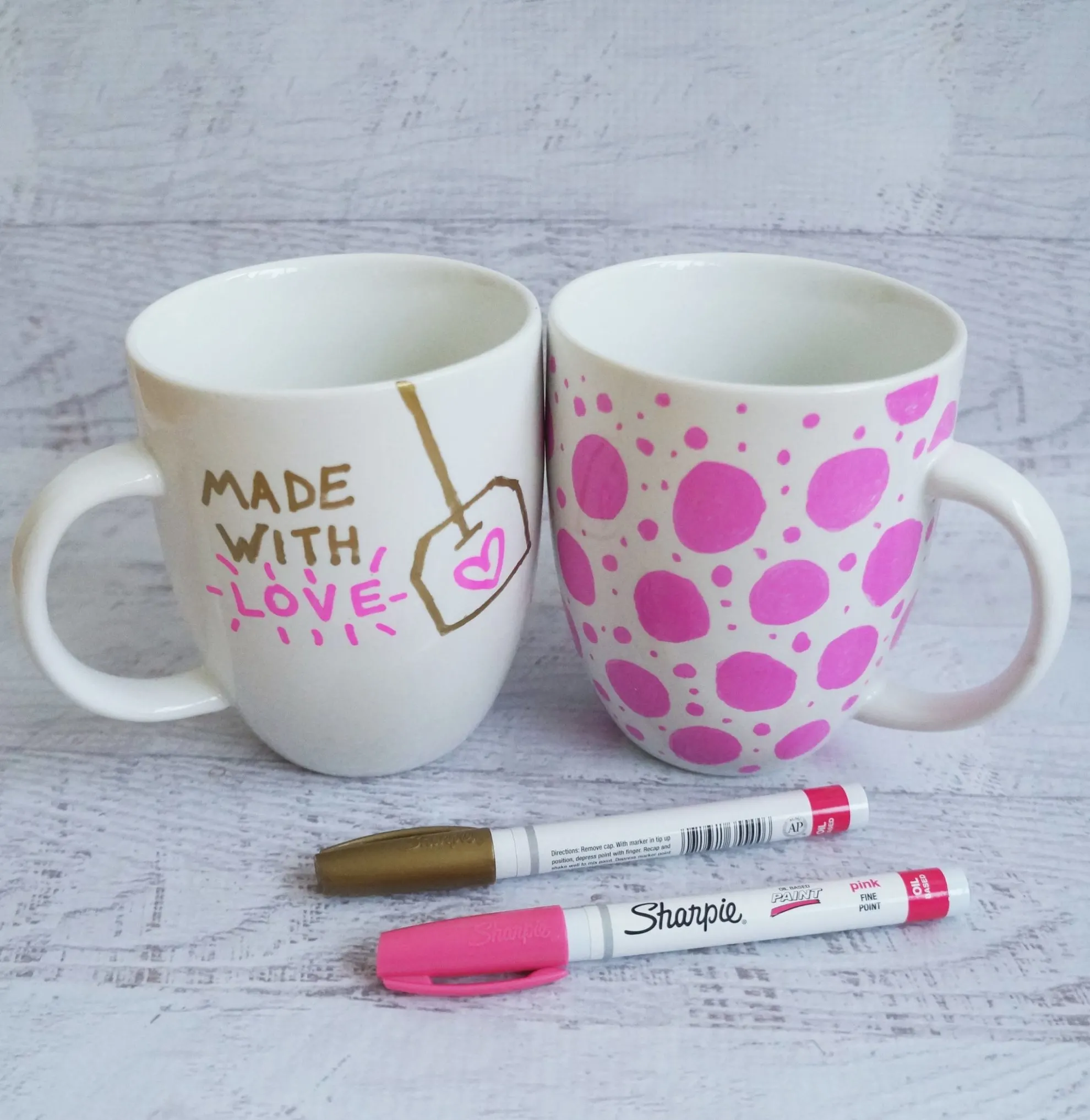 Simple DIY sharpie mug idea for Mother's Day gift. Click through for more mug ideas. 