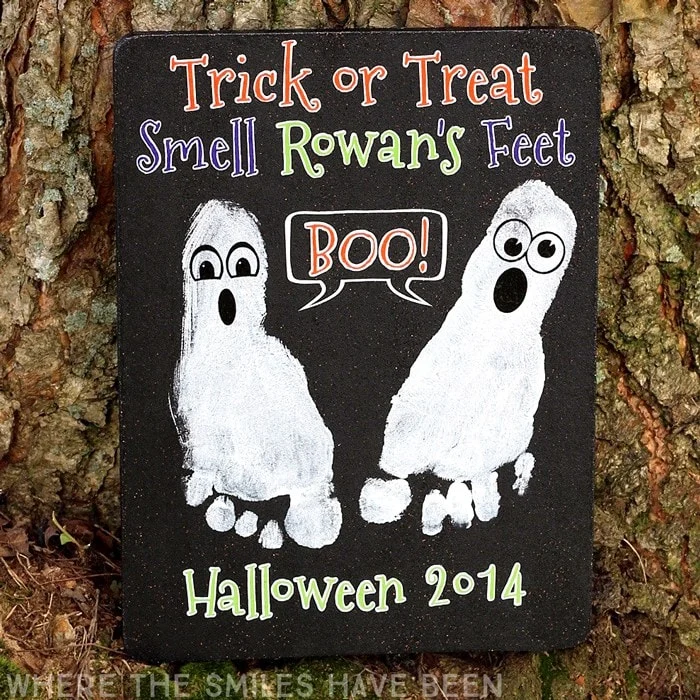 halloween footprint ghosts craft idea