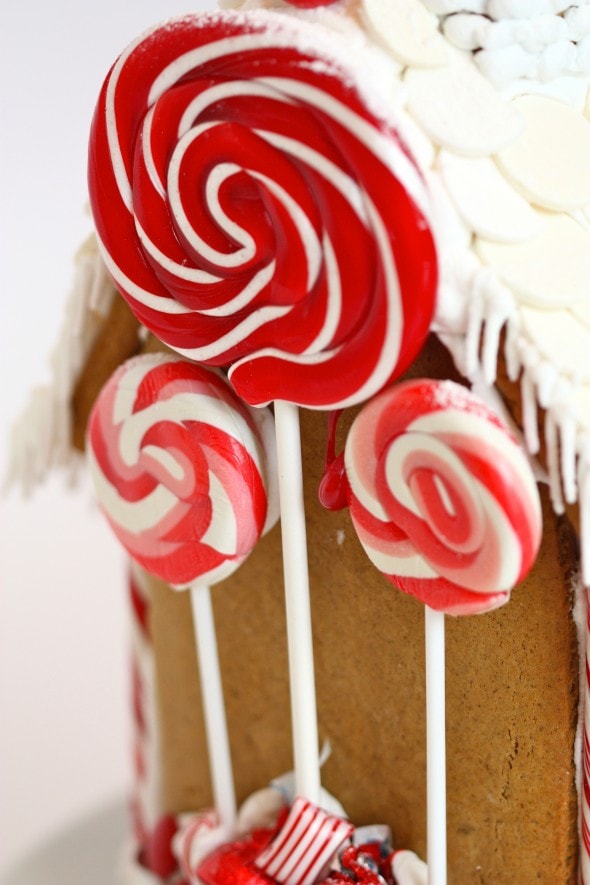 Pro tips and hacks for making amazing gingerbread houses with little effort.