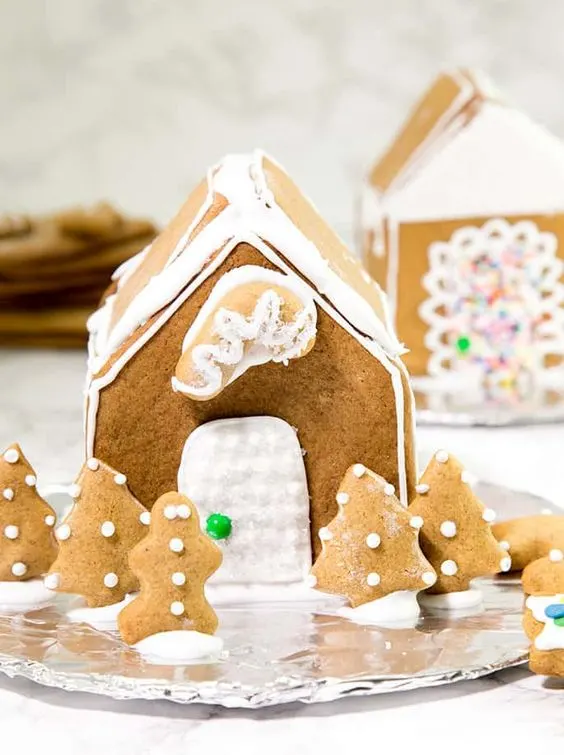 Recipe for gluten free gingerbread house. #GlutenFree #GingerbreadHouse #DIYChristmas 