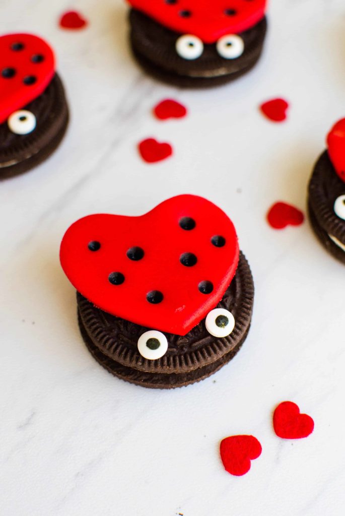 Cute and easy ladybug cookies for your special lovebug. #lovebug #ladybug #luvbug #easycookies #funfood