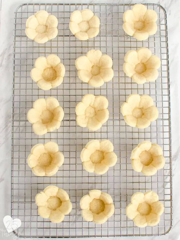 flower shaped cookie cups