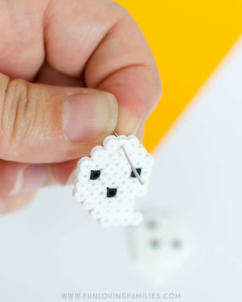 Make cute Halloween Perler bead earrings! Click through for the details. 