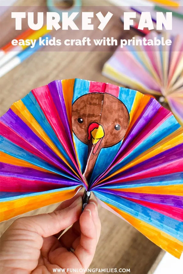 Easy turkey craft for kids: Make these corlorful paper turkey fans with the kids. Just print the template, color, and fold!