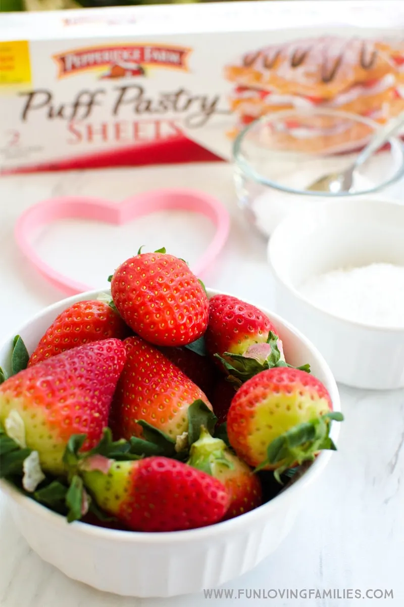 Make these Puff Pastry strawberry hearts with the kids, or surprise them for breakfast. They're surprisingly easy to make. 