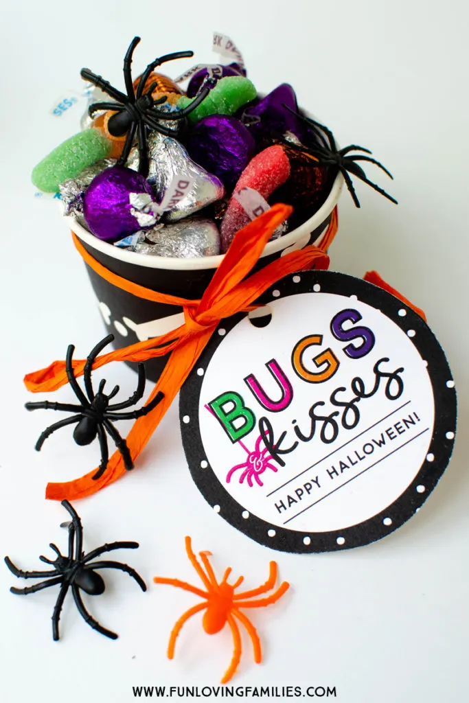 Cute Halloween party favor idea with Bugs and Kisses free printable