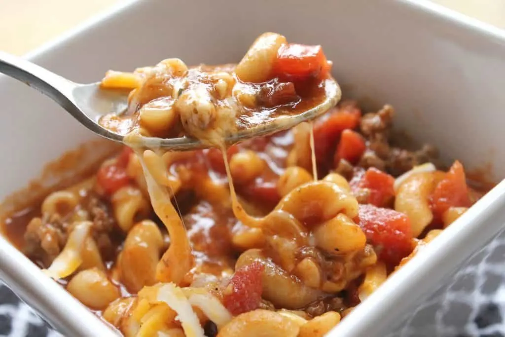 cheesy chili mac