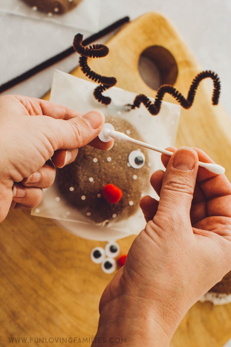 making reindeer cookie treat bag