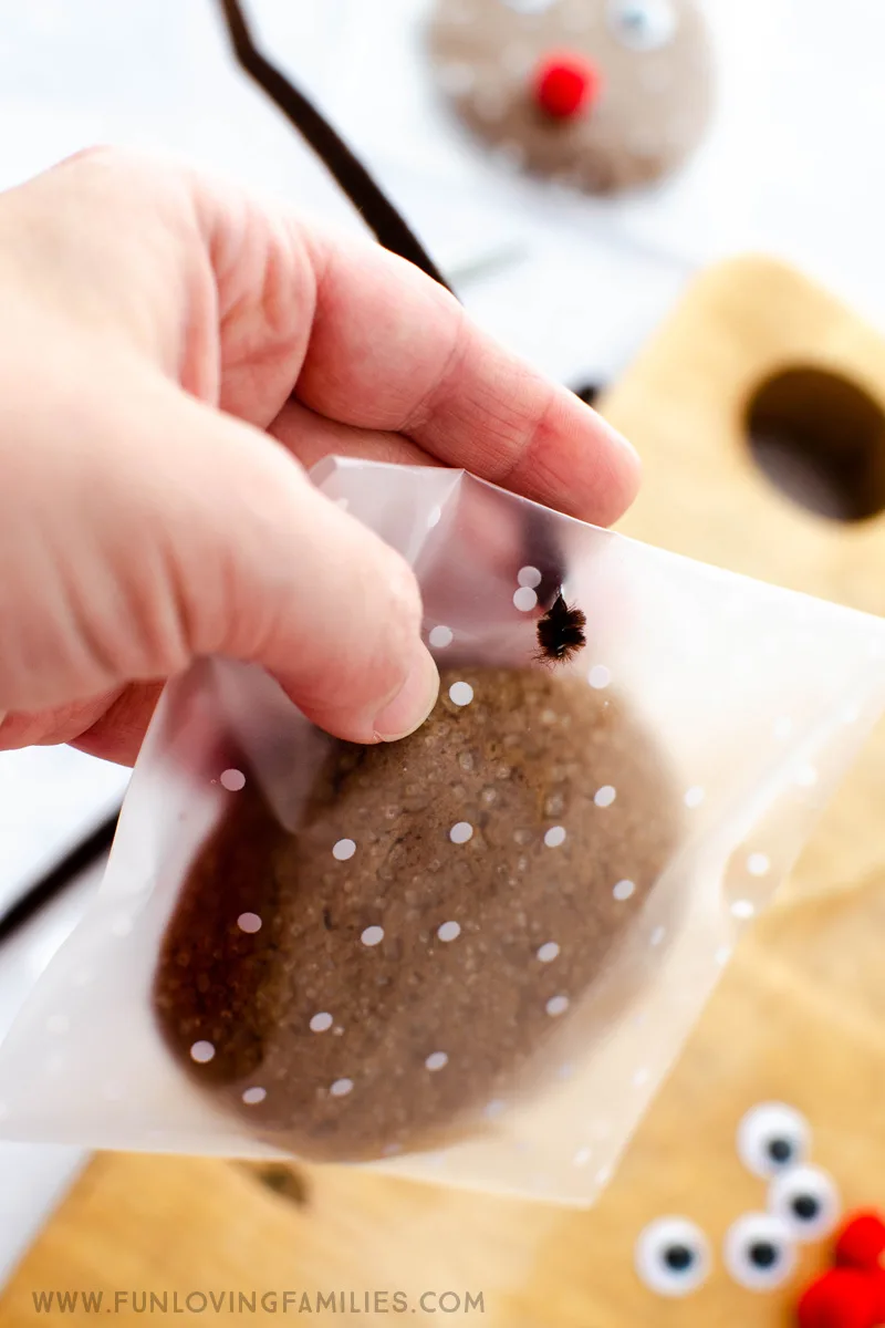making reindeer cookie treat bag
