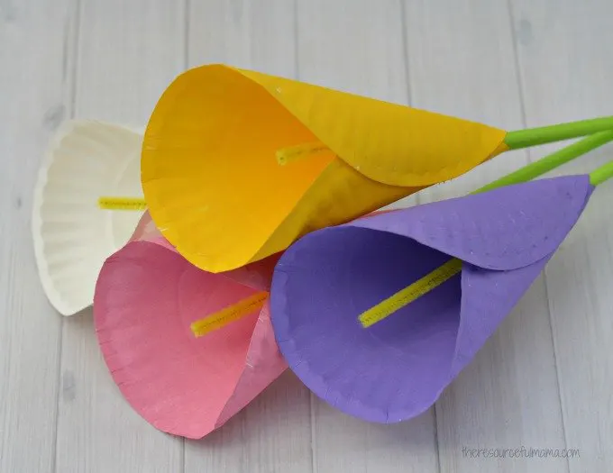paper plate calla lilies craft