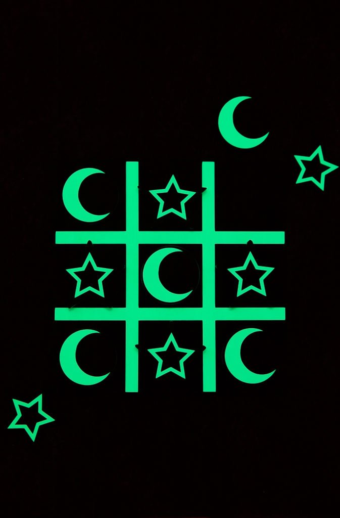 diy glow in the dark tic tac toe stars and moons