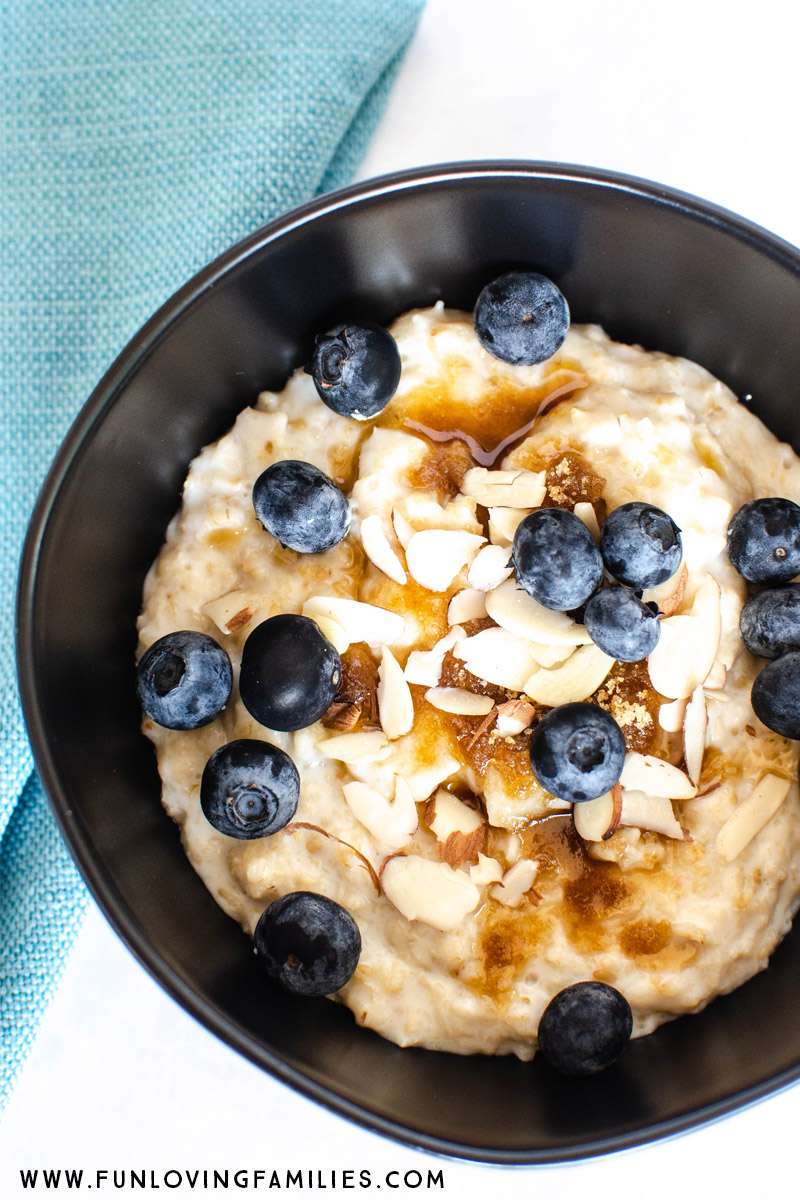 instant pot oatmeal with blueberries