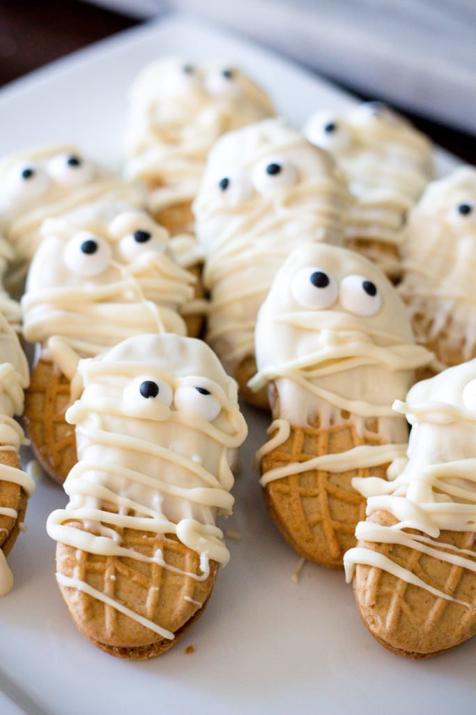 tray of Nutter Butter mummy cookies