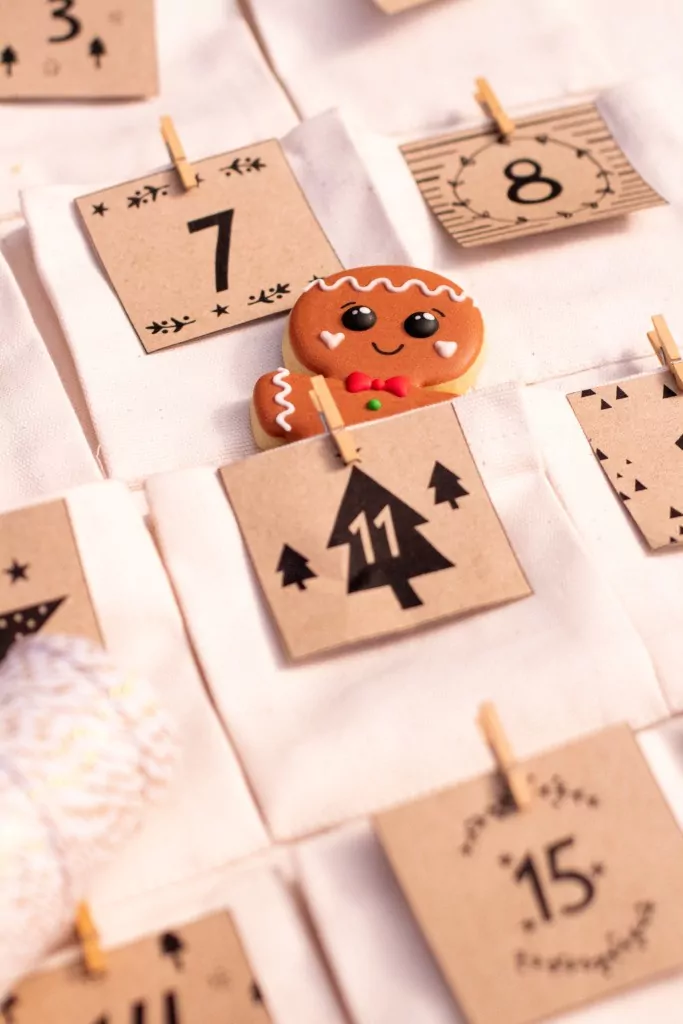 Printable Christmas Advent Calendar for the Minimalist Mama