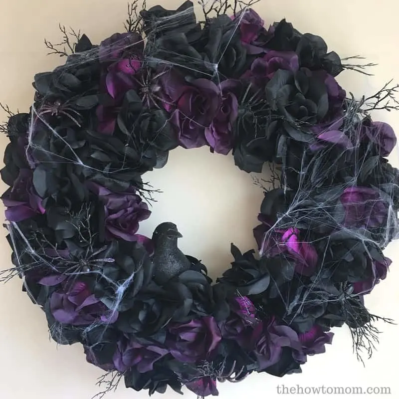 Creepy Black Rose Wreath