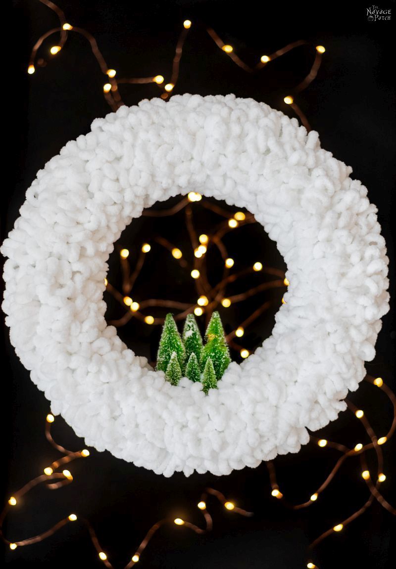 DIY Winter Loop Yarn Wreath