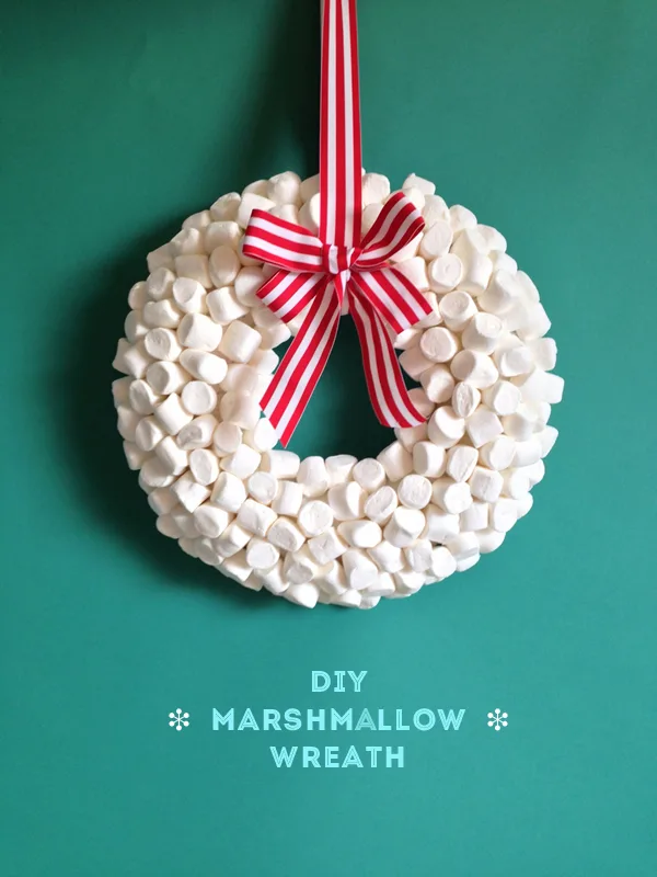 DIY Holliday Marshmallow Wreath