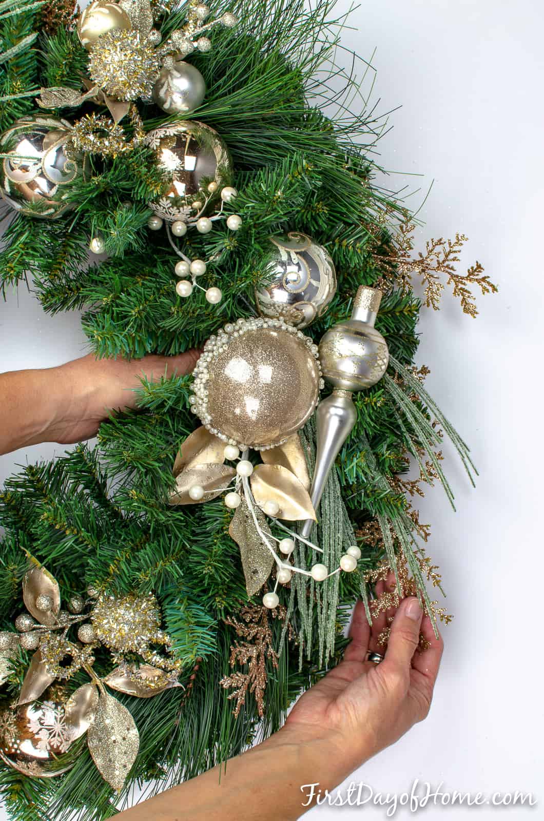 How to Make a Christmas Wreath from Scratch