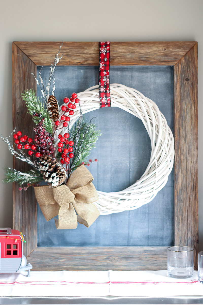 DIY Red and White Christmas Wreath