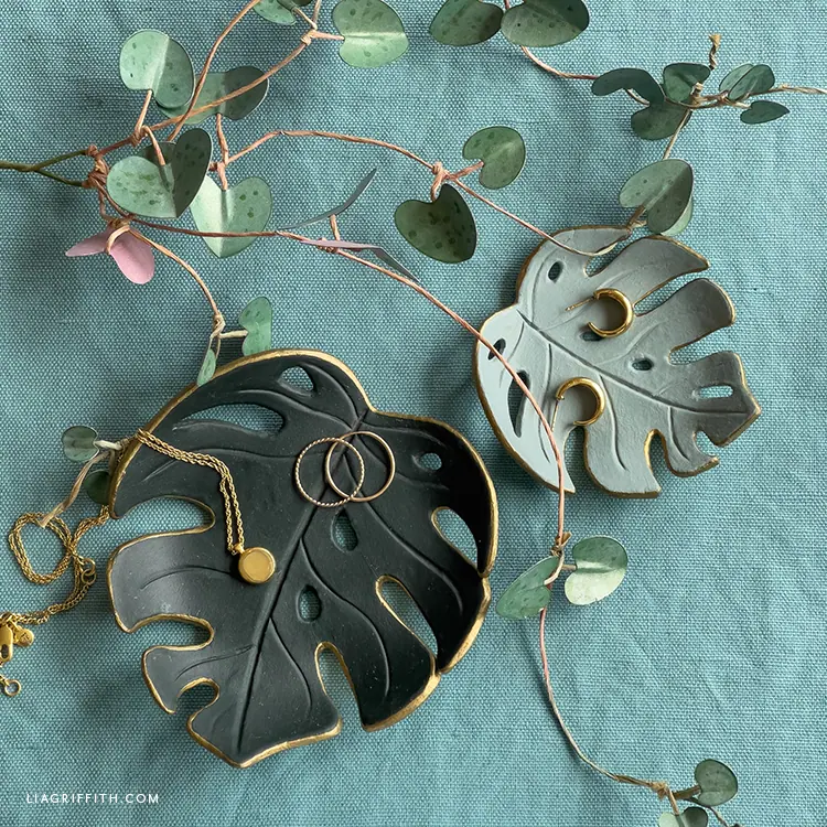 Painted Clay Monstera Drop Dish