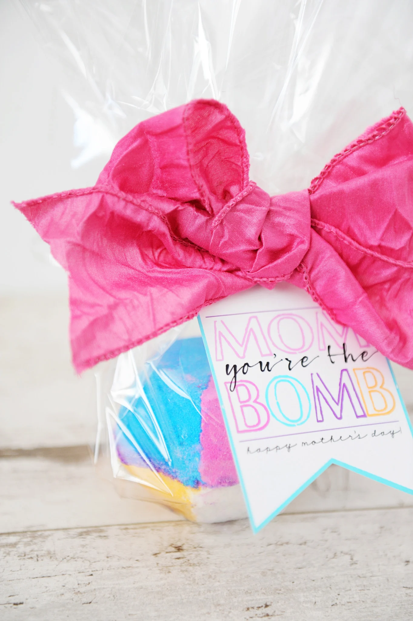 DIY Bath Bombs with Printable Gift Tag
