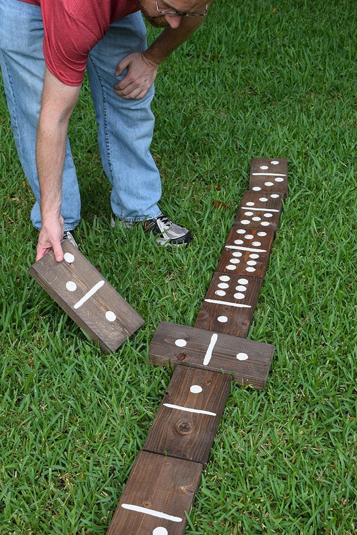 DIY Giant Lawn Dominoes